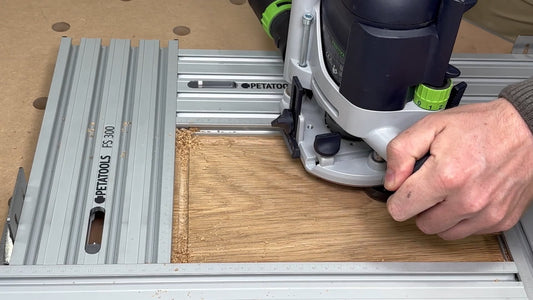 Saftrille für ein Schneidebrett mit der Oberfräse herstellen